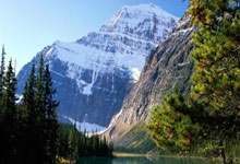 竞者|韦世豪“进化史”:从混小子到国足二哥,看他如何做榜样?.